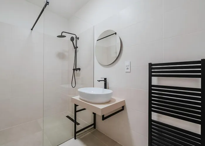 Blueground Vrsovice Private Terrace Equipped Prg-4 * Praag
