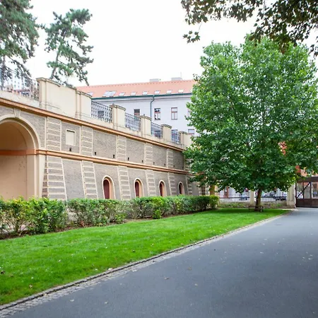 Daire Blueground Vrsovice Private Terrace Equipped Prg-4 *