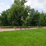Lägenhet Blueground Vrsovice Private Terrace Equipped Prg-4 Prag