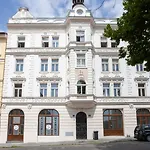 Blueground Vrsovice Private Terrace Equipped Prg-4 Prag